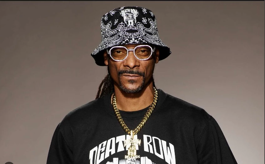 Weed enthusiast Snoop Dogg is 'giving up smoke'?