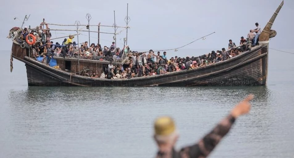 250 Rohingya refugees in Indonesia sent back to sea