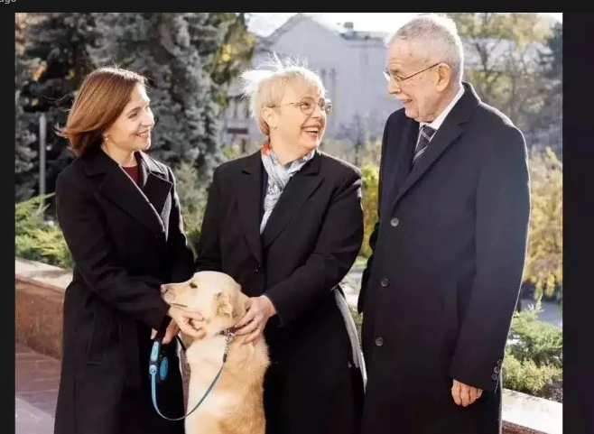 Moldova's First Dog bites Austrian president