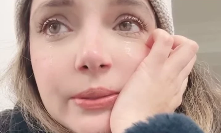 “I am not okay”, Armeena Khan in tears over plight of children in Gaza