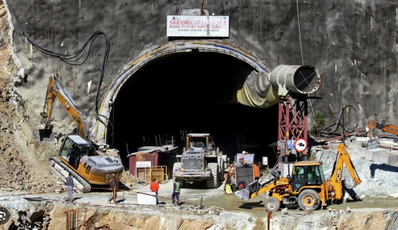 India considering new shaft to free trapped tunnel workers