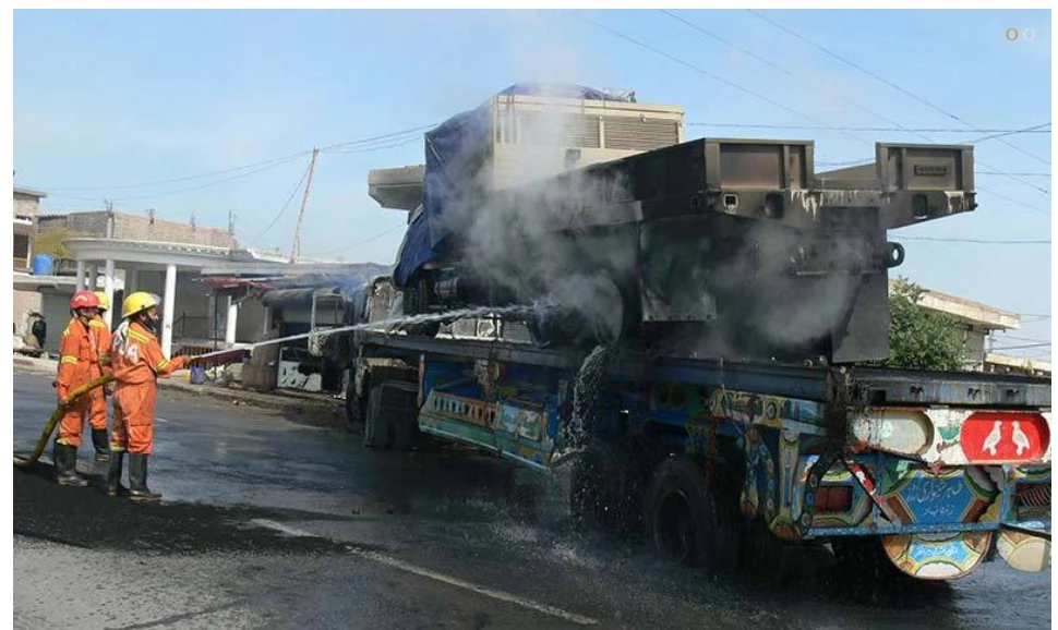 Two burnt alive as trailer catches fire in Tharparkar