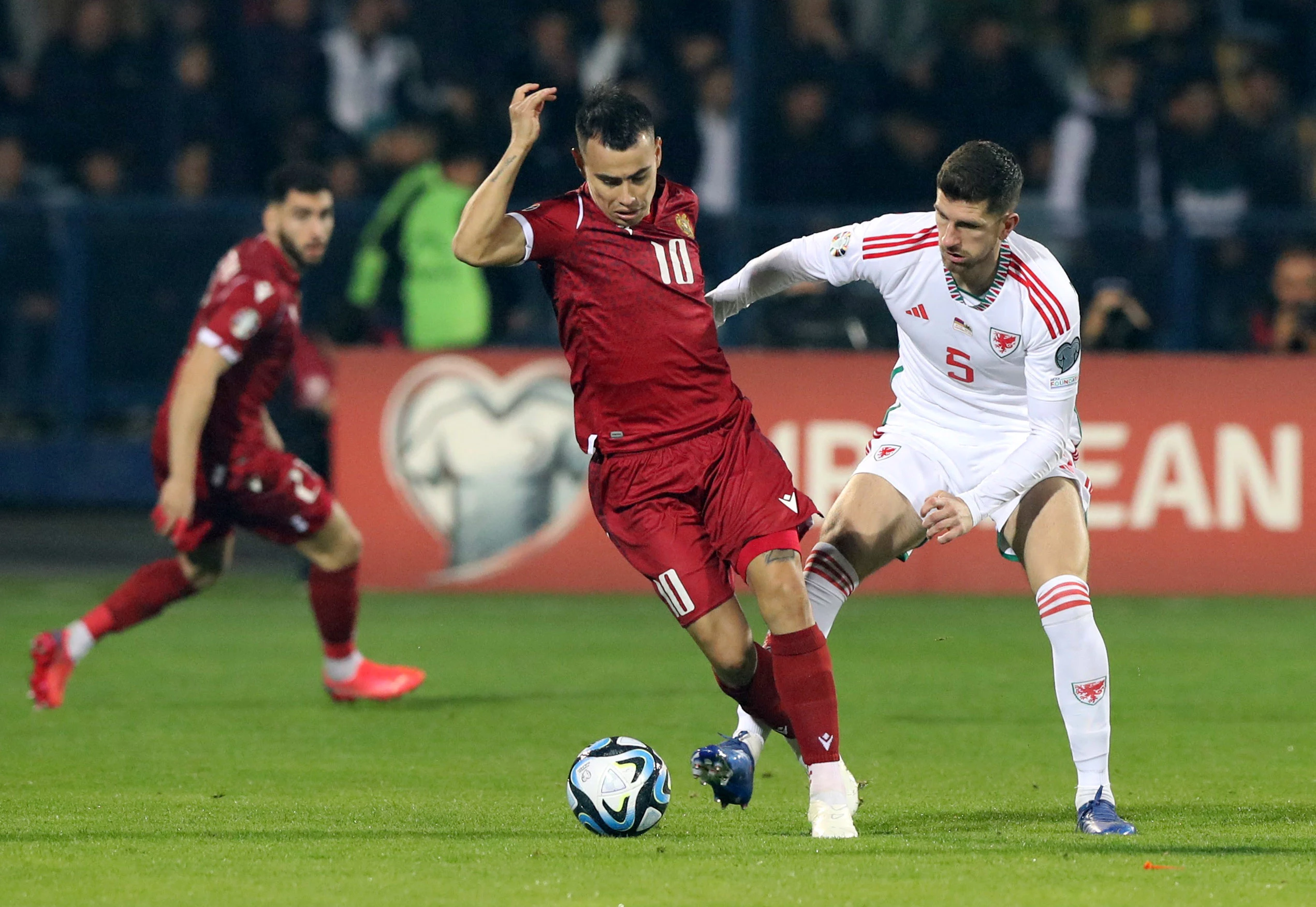 Wales' Euro 2024 hopes hit by Armenia draw