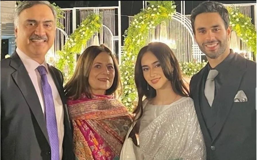 Ameer Gilani & family’s captivating presence in wedding steals limelight