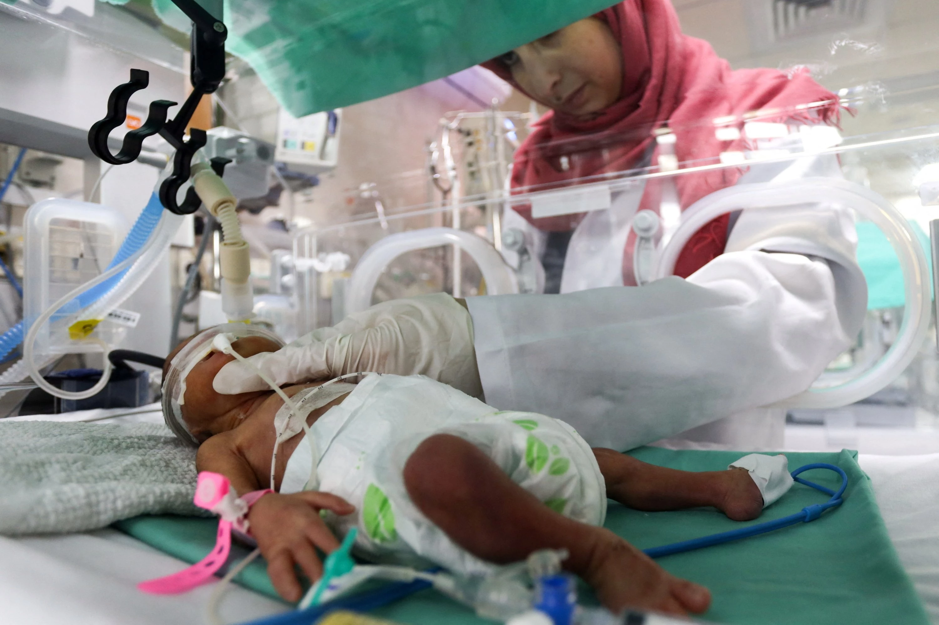 Babies evacuated from Gaza hospital UN agency dubs 'death zone'