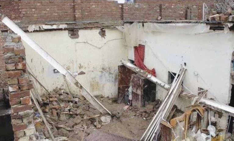 Four of family die in Sargodha roof collapse