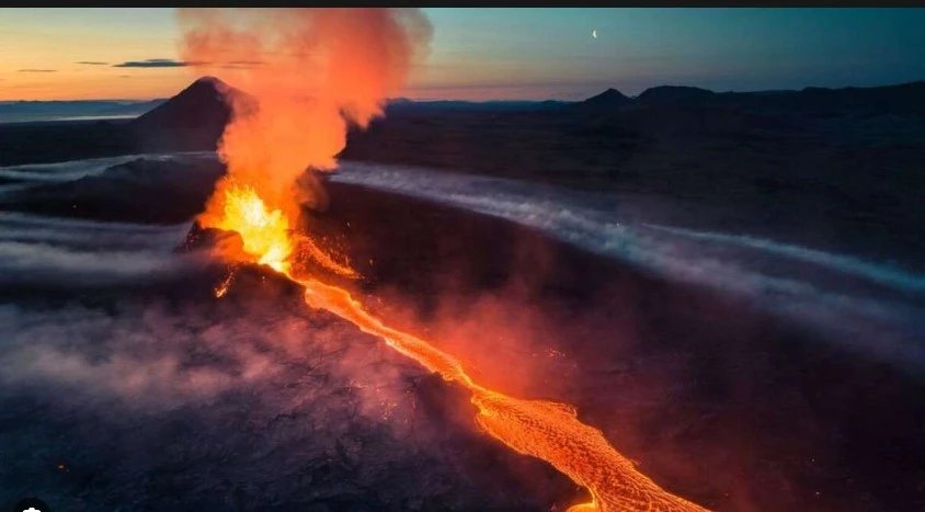 Iceland may spray water on lava to save town