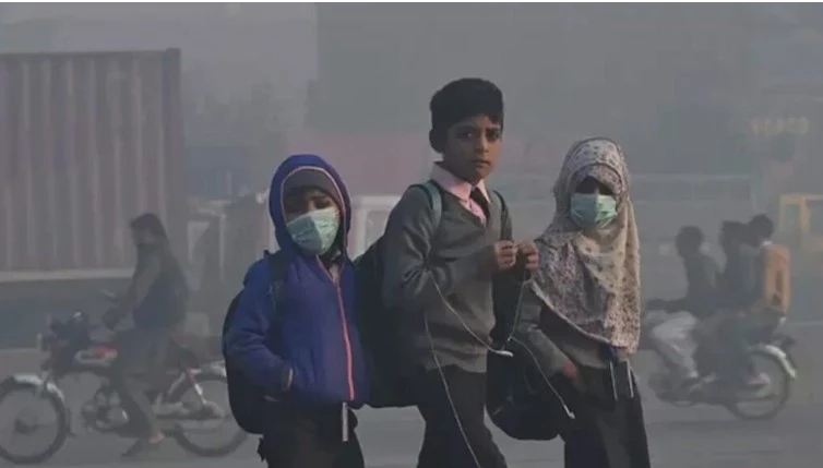 Smart lockdown enforced in 10 Punjab districts to combat smog