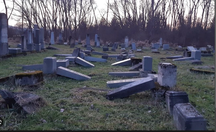 85 Jewish graves damaged in Belgian cemetery