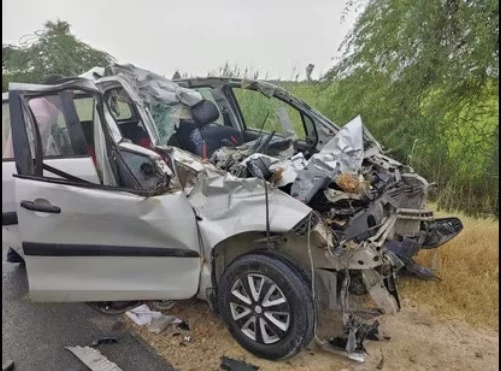 Four dead as car rams into trailer near CPEC Fateh Jhang Interchange