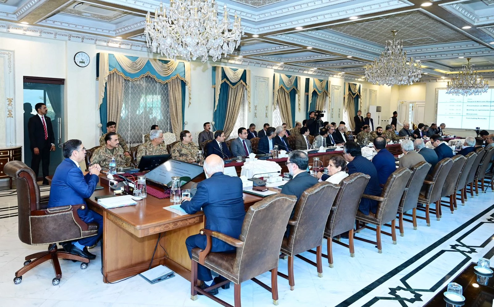 PM chairs speicial session of SIFC Apex Committee session