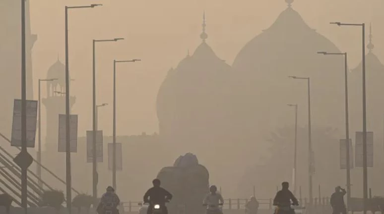 Anti-smog combat: Complete lockdown in Lahore on Sunday