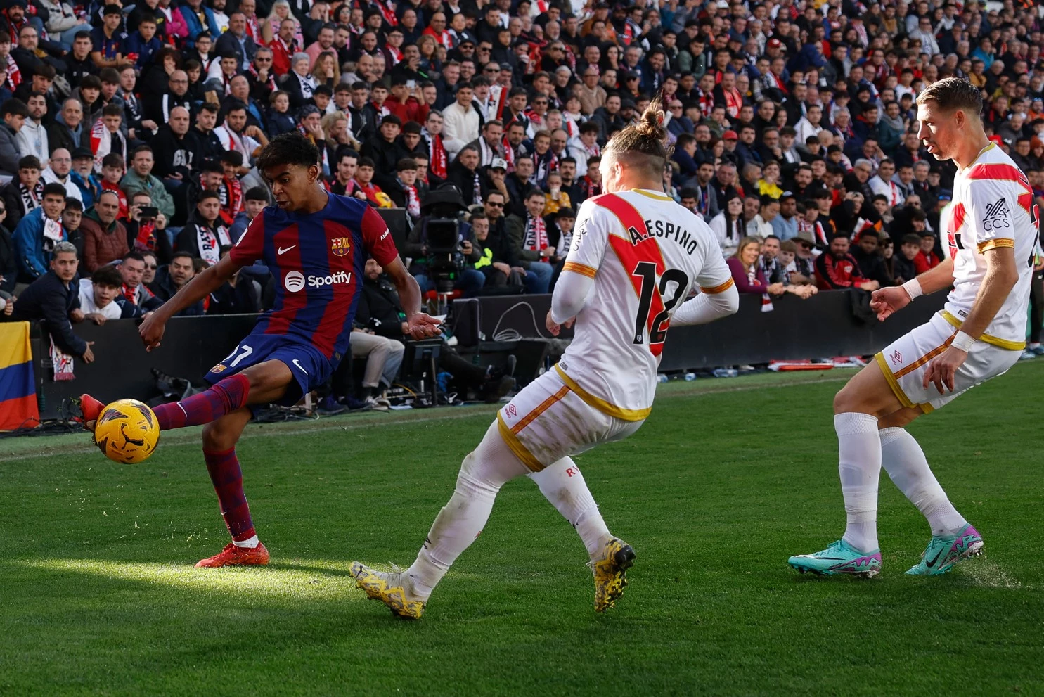 Barca fall behind Atletico after Rayo draw