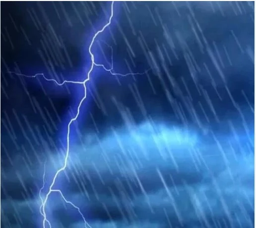 Three die after struck by lightning in Tharparkar