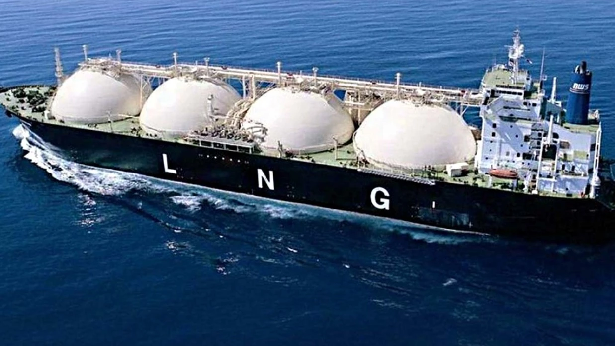 Pakistan buys LNG cargo at premium rate to tackle gas shortfall