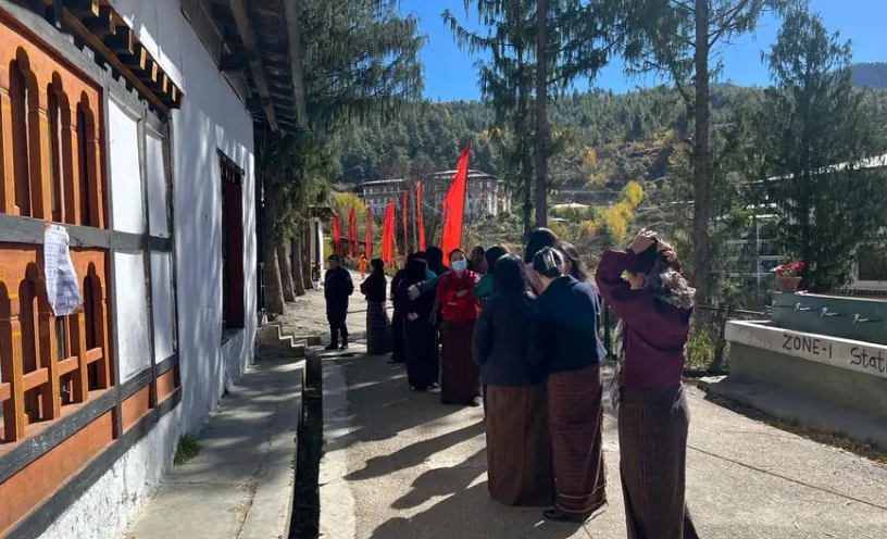 Bhutan vote knocks out prime minister's party