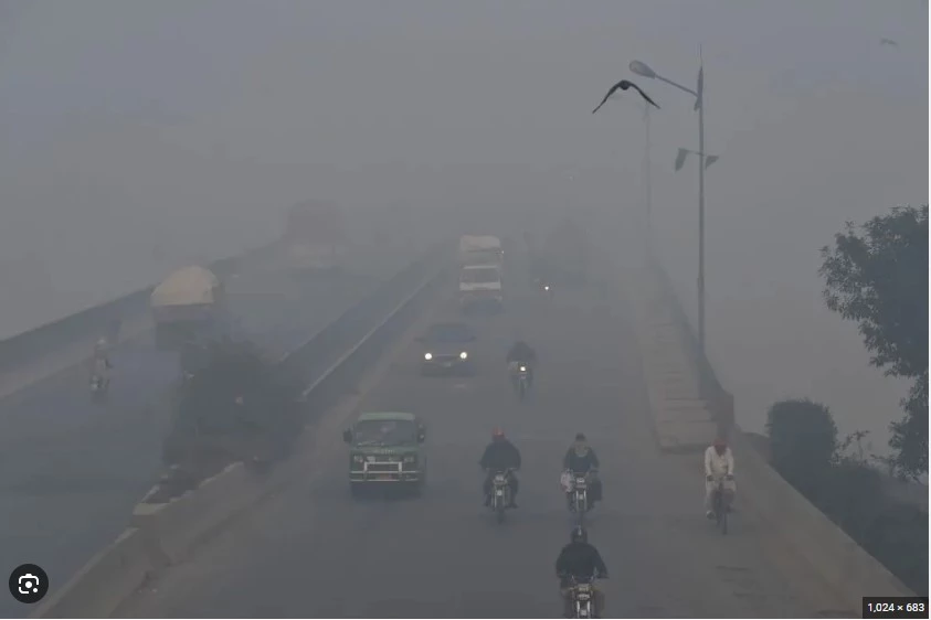 Lahore ranked as world’s second most polluted city as smog surfaces again