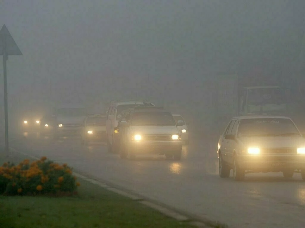 Smog and fog to continue in plain areas of Punjab, KP, upper Sindh