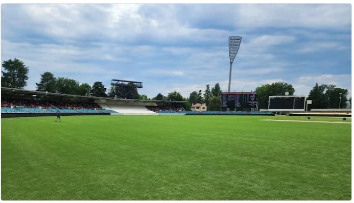 Electrical storm cuts short Pakistan warm-up ahead of Australia Tests