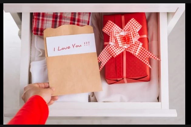 Stars tell folks to surprise their lovers with surprise gift