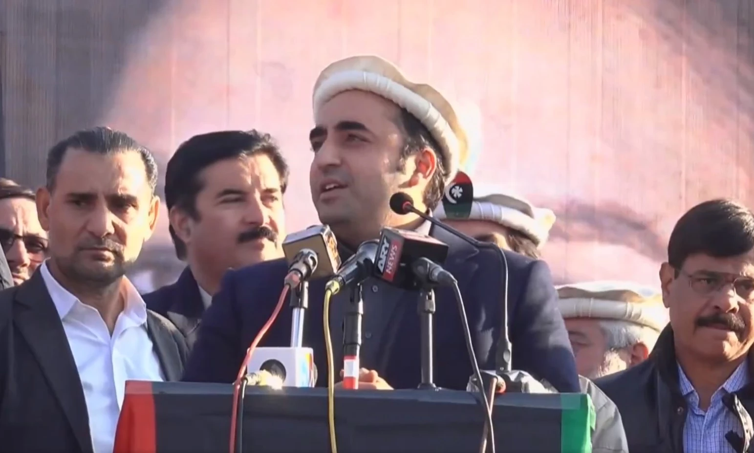 Bilawal fires salvo at Nawaz, says neither people, nor he will accept a ‘selected’ premier