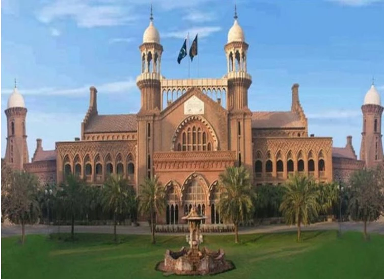 LHC single bench refers Imran’s plea against jail trial to full bench