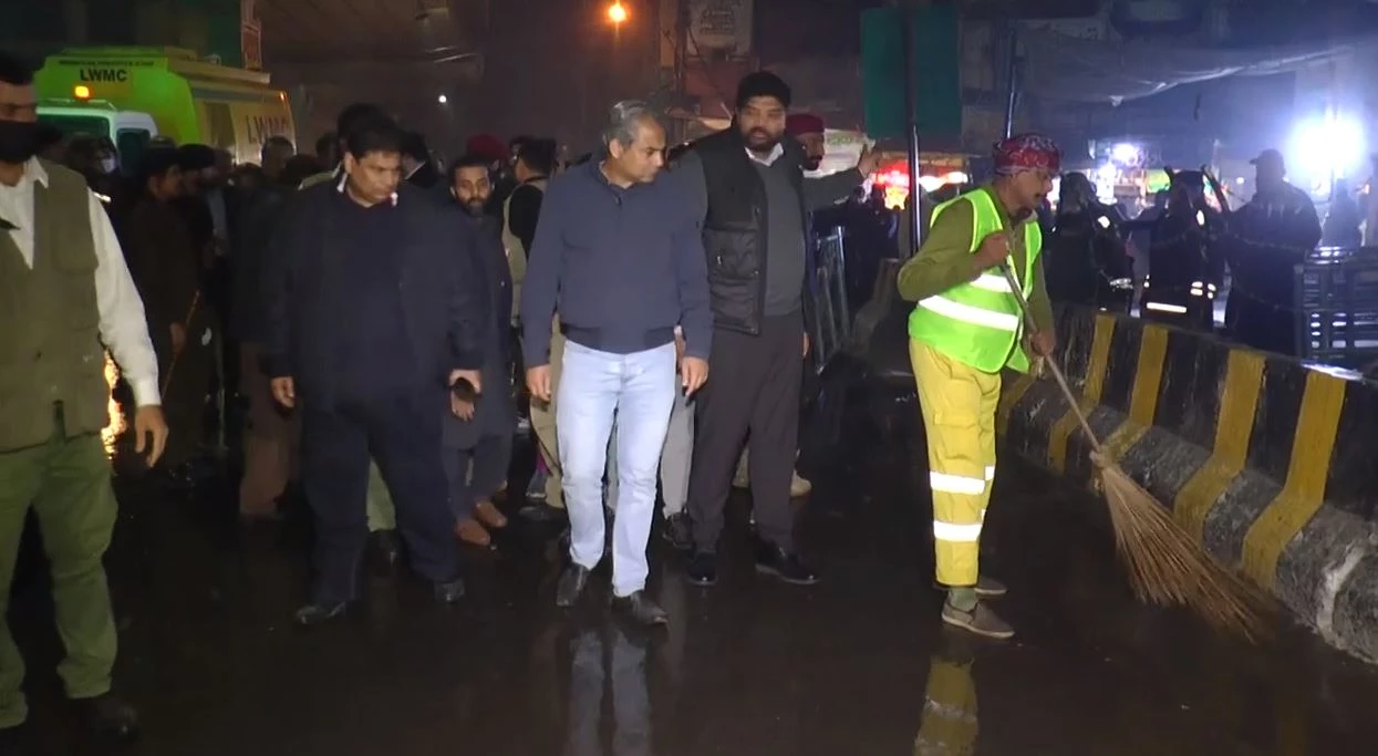 CM reviews roads cleansing campaign  