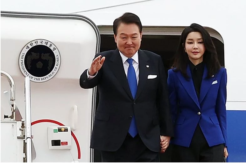 S. Korean president tours ASML inner sanctum on chip trip