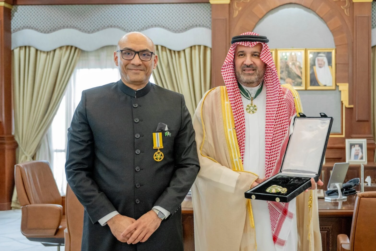 Pakistan confers Hilal-i-Pakistan on Madinah’s governor Prince Faisal Bin Salman