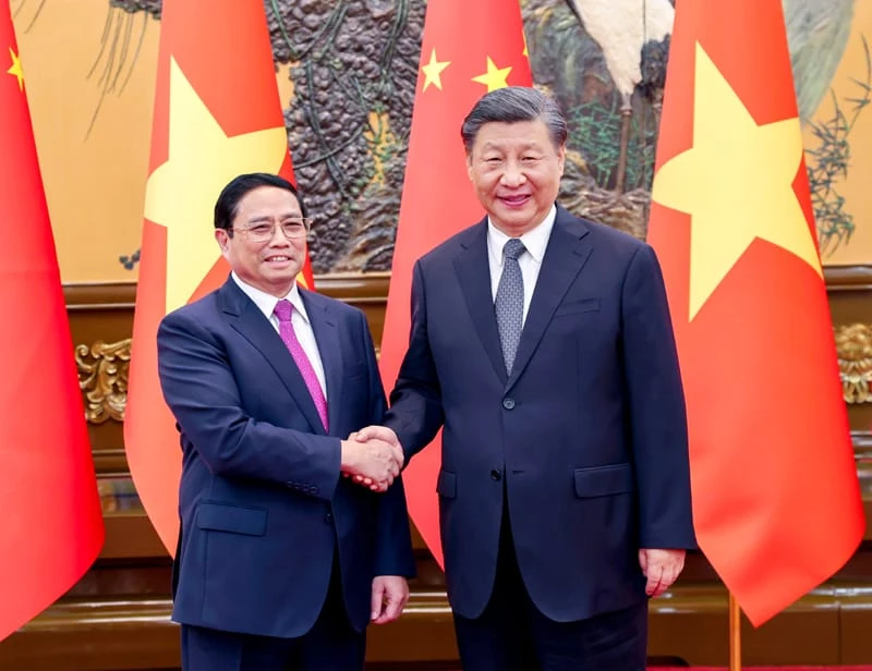 Xi says China, Vietnam must oppose attempt to 'mess up Asia-Pacific'