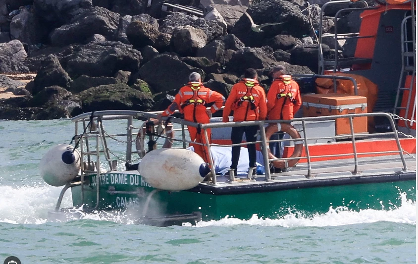 Migrant boat carrying over 60 capsizes in Channel of France