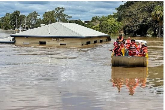 Northeastern Australia hit by 'life-threatening' flooding