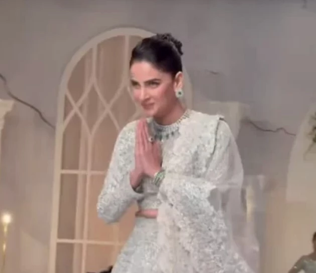 Saba Qamar’s ‘Namastay’ gesture in BCW provokes mixed reaction