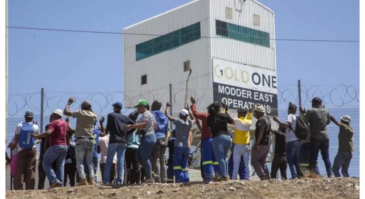 Over 2,000 S.Africa miners in new underground protest