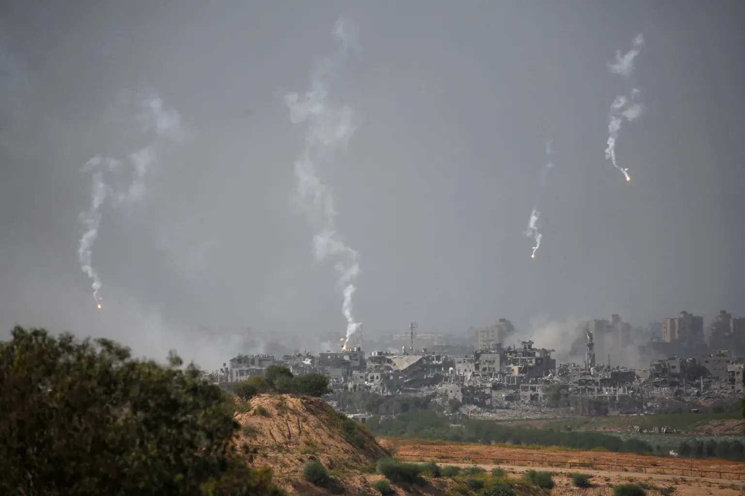 Israel bombs Gaza as UN weighs new ceasefire call