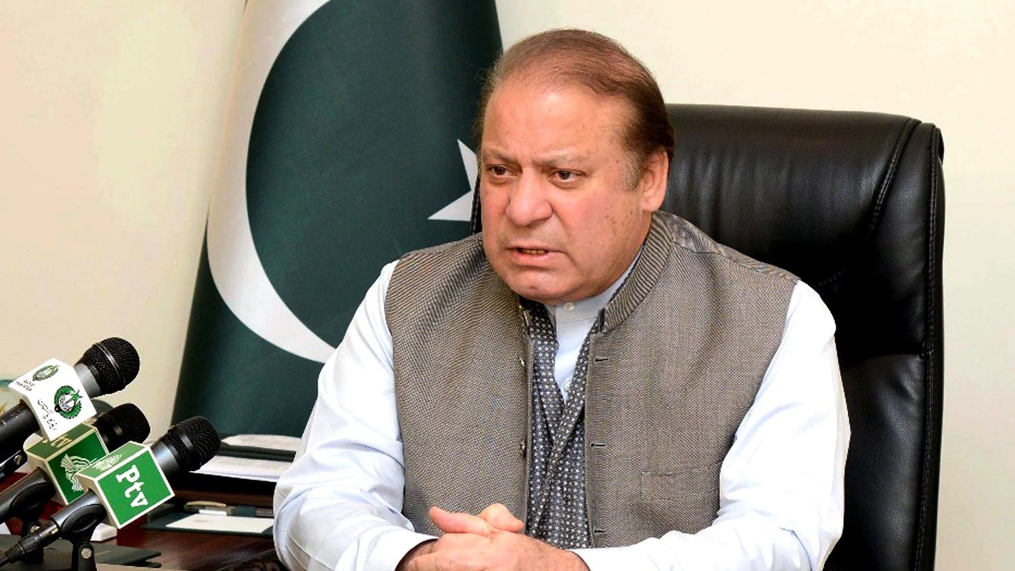 Mian Nawaz Sharif resolves family feud in PML-N meeting