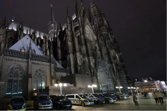 German police search cathedral after security threat