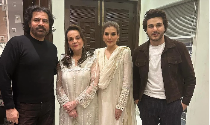 Pakistani stars welcome Bollywood Mumtaz at Ahsan Khan’s place