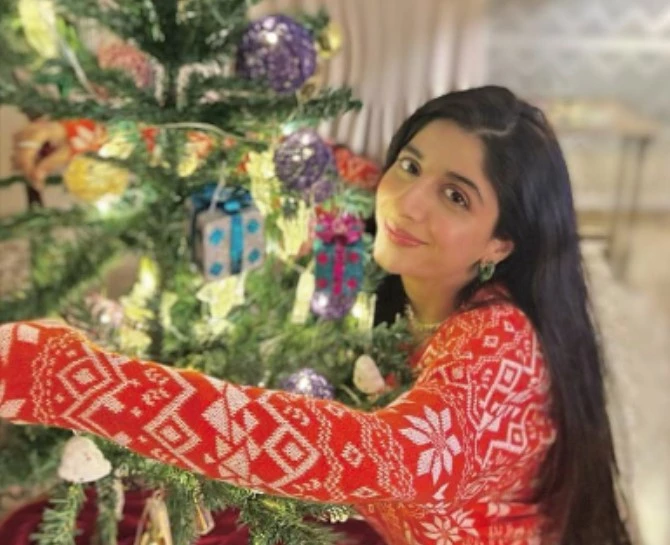 Mawra Hocane responds to critics, proudly embraces her Christmas decor