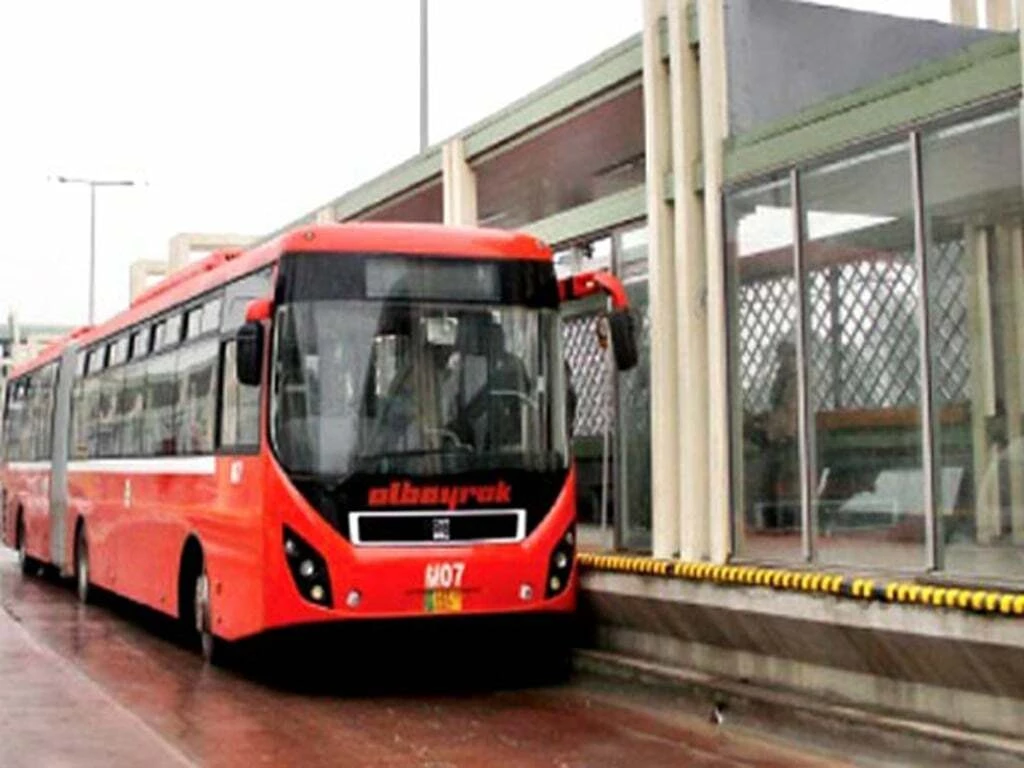 Cracks on Rawalpindi’s metro bus track become talk of town