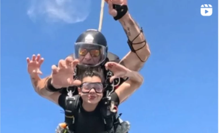 Srha Asgr’s thrilling skydiving session takes our breaths away