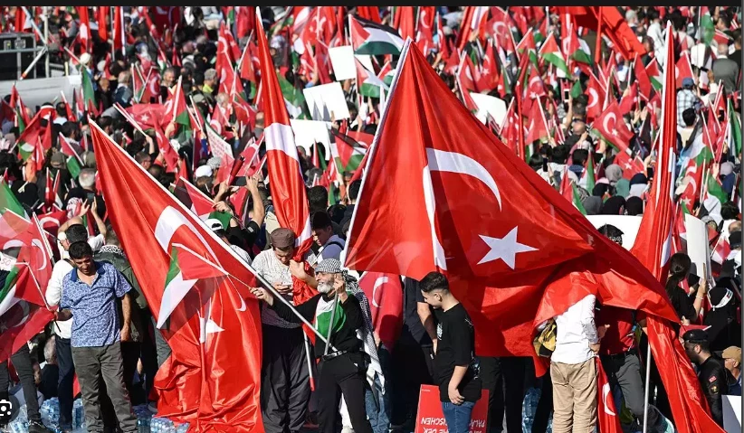 Tens of thousands hold anti-Israeli protest in Istanbul