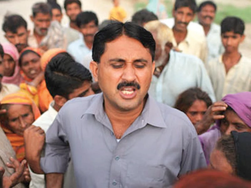 Muzaffargarh City SHO refutes to stripping off Jamshed Dasti's wife