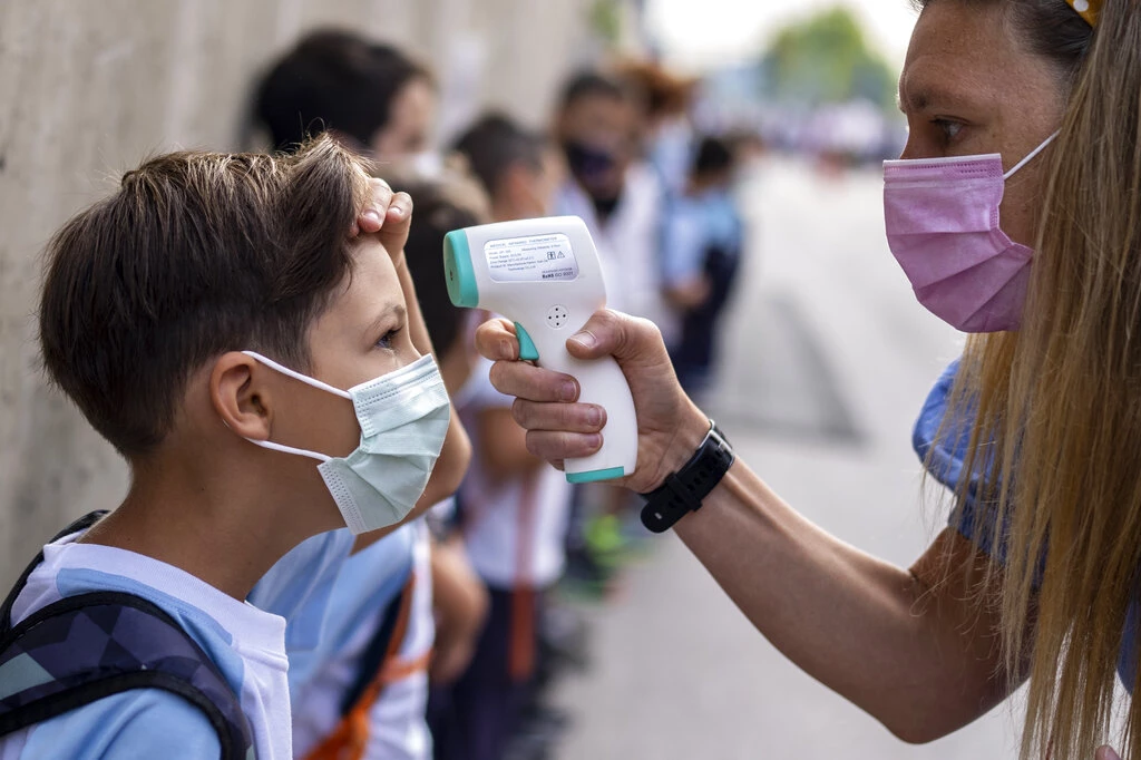 Madrid wants masks worn in hospitals as viruses surge