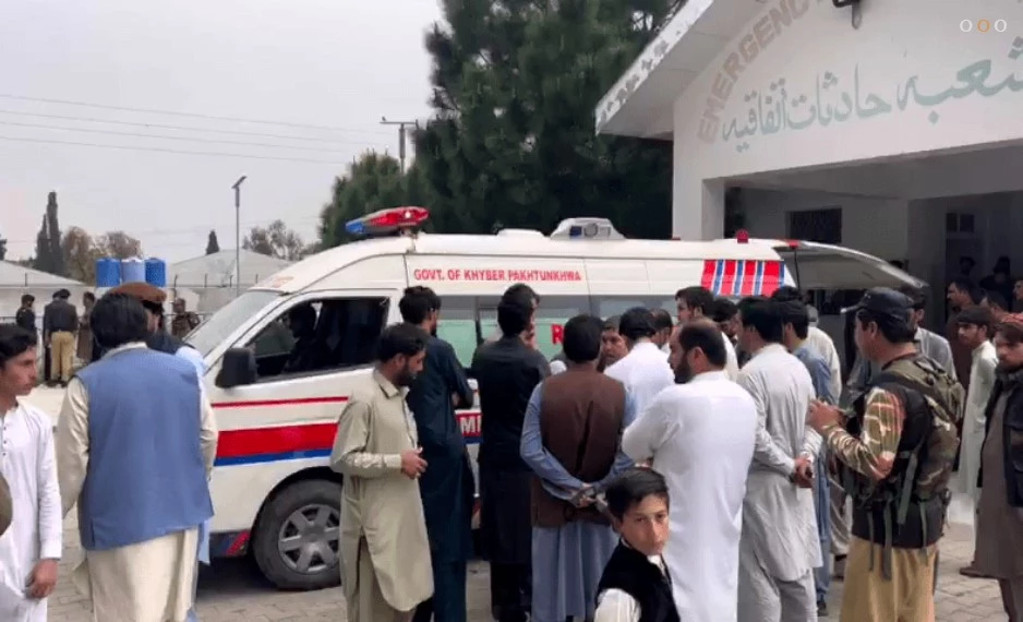 Four killed, three hurt critically in firing on car, coach in Kurram