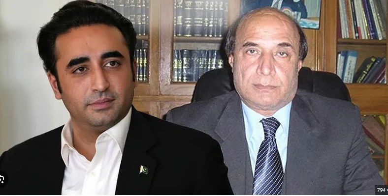 Bilawal hugs Latif Khosa at Supreme Court