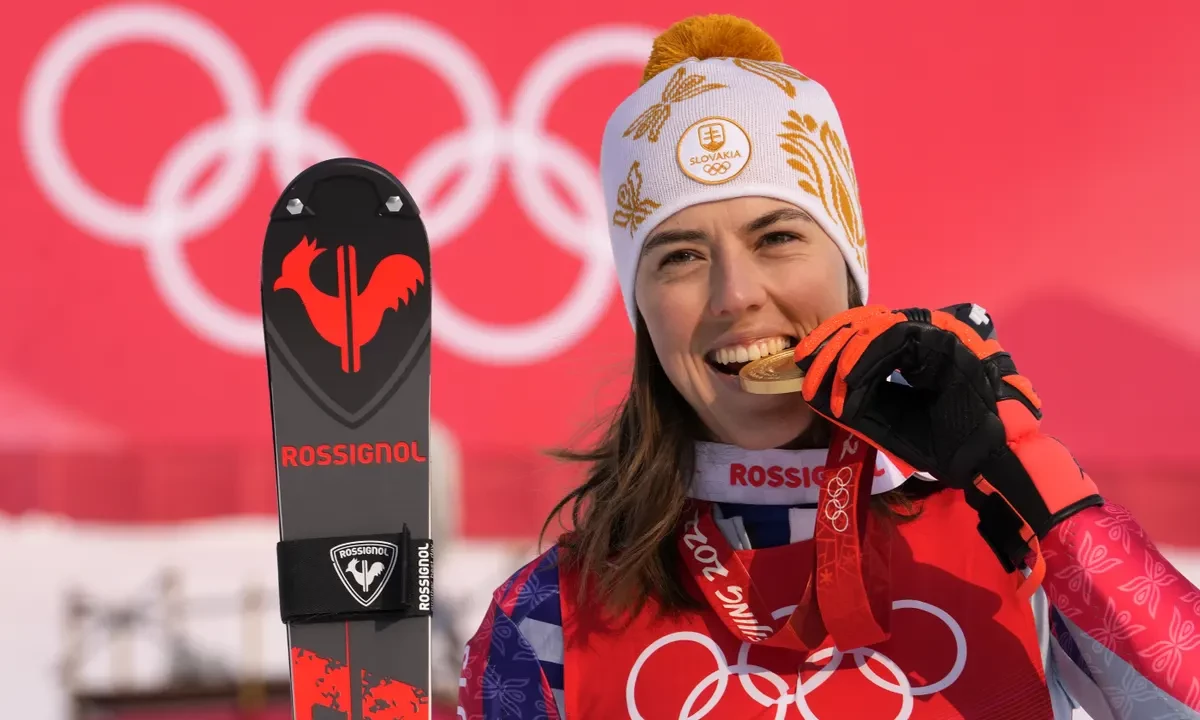 Vlhova wins slalom as Shiffrin suffers rare blunder