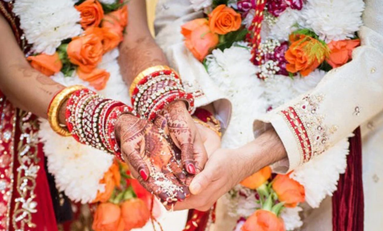 122 Hindu couples tie the knot in Karachi mass ceremony