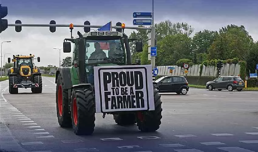 Angry farmers stage Germany-wide tractor blockades