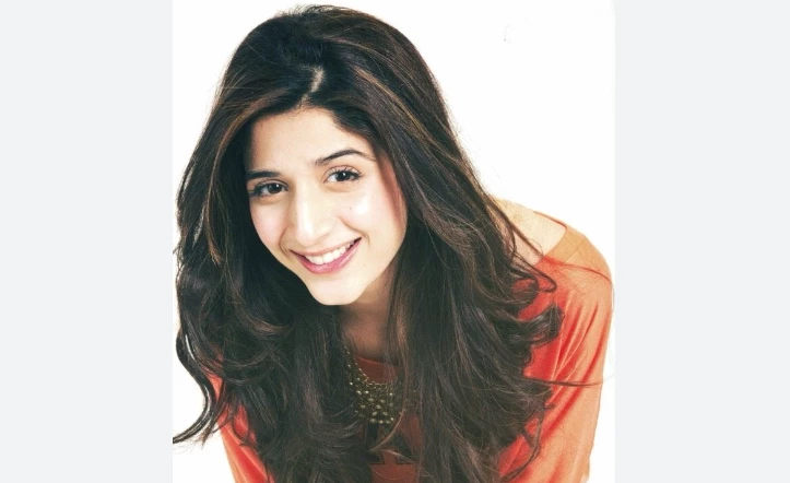 Mawra Hocane has UNBELIEVABLE fun with pals